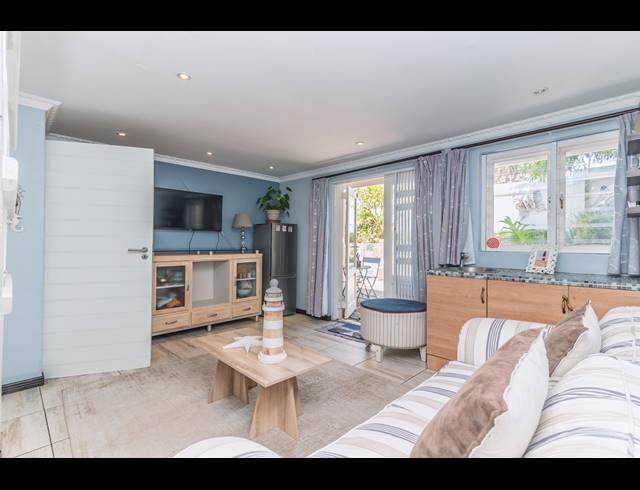 4 BEDROOM FREEHOLD FOR SALE IN BLUEWATER ESTATE